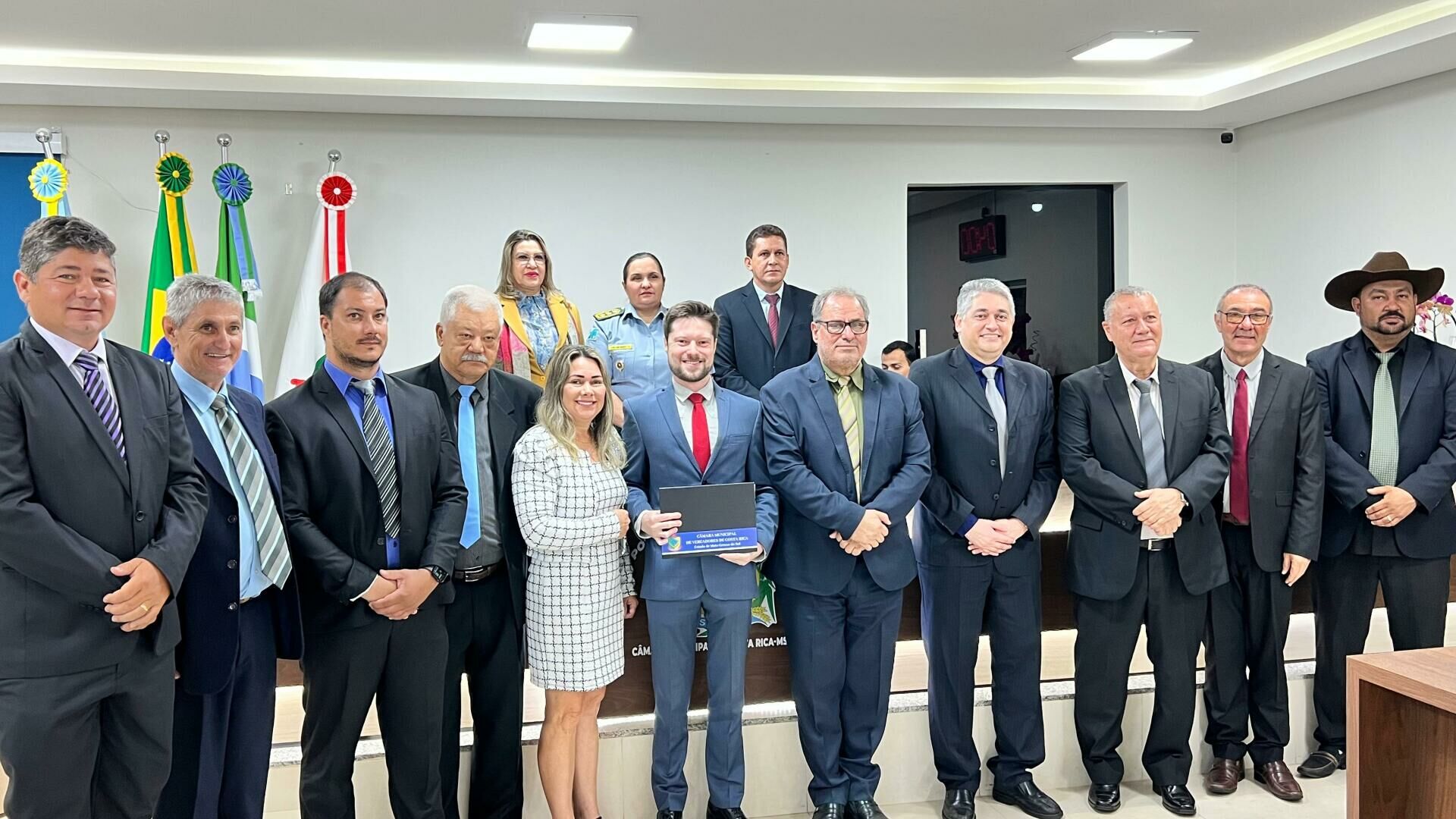 Imagem de compartilhamento para o artigo Câmara de Costa Rica homenageia promotor de Justiça Guilherme Pereira Diniz com Moção de Congratulação de Apoio     da MS Todo dia